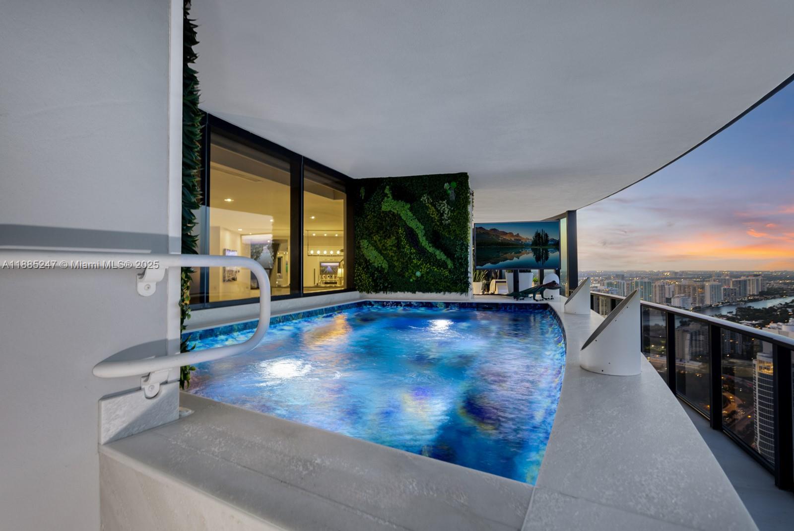 image Porsche Design Tower71