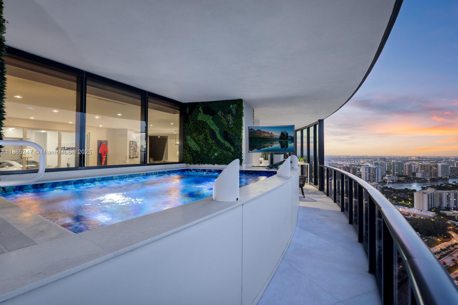 image Porsche Design Tower73