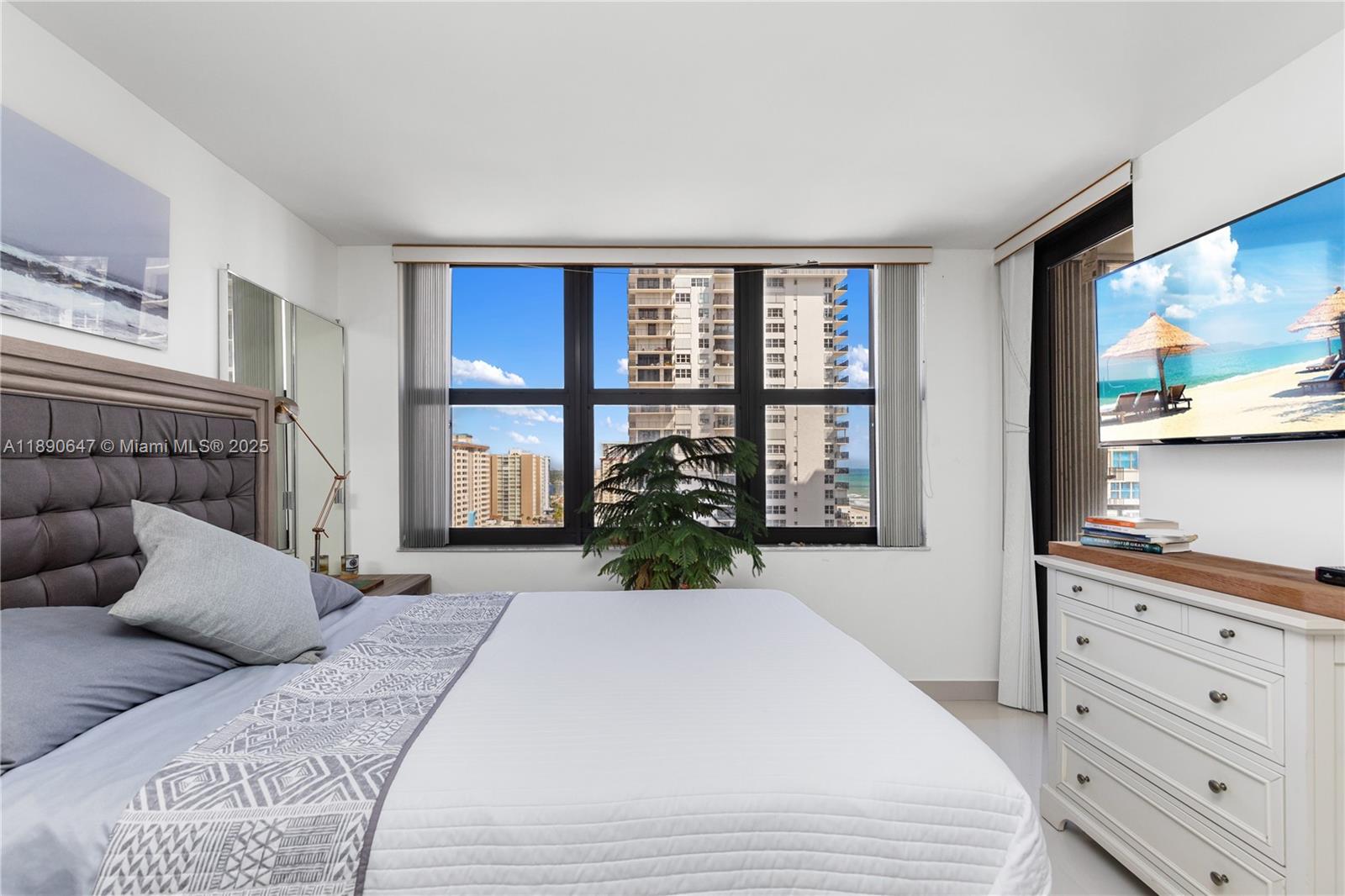 2401 S Ocean Dr #1405,Hollywood, FL 33019