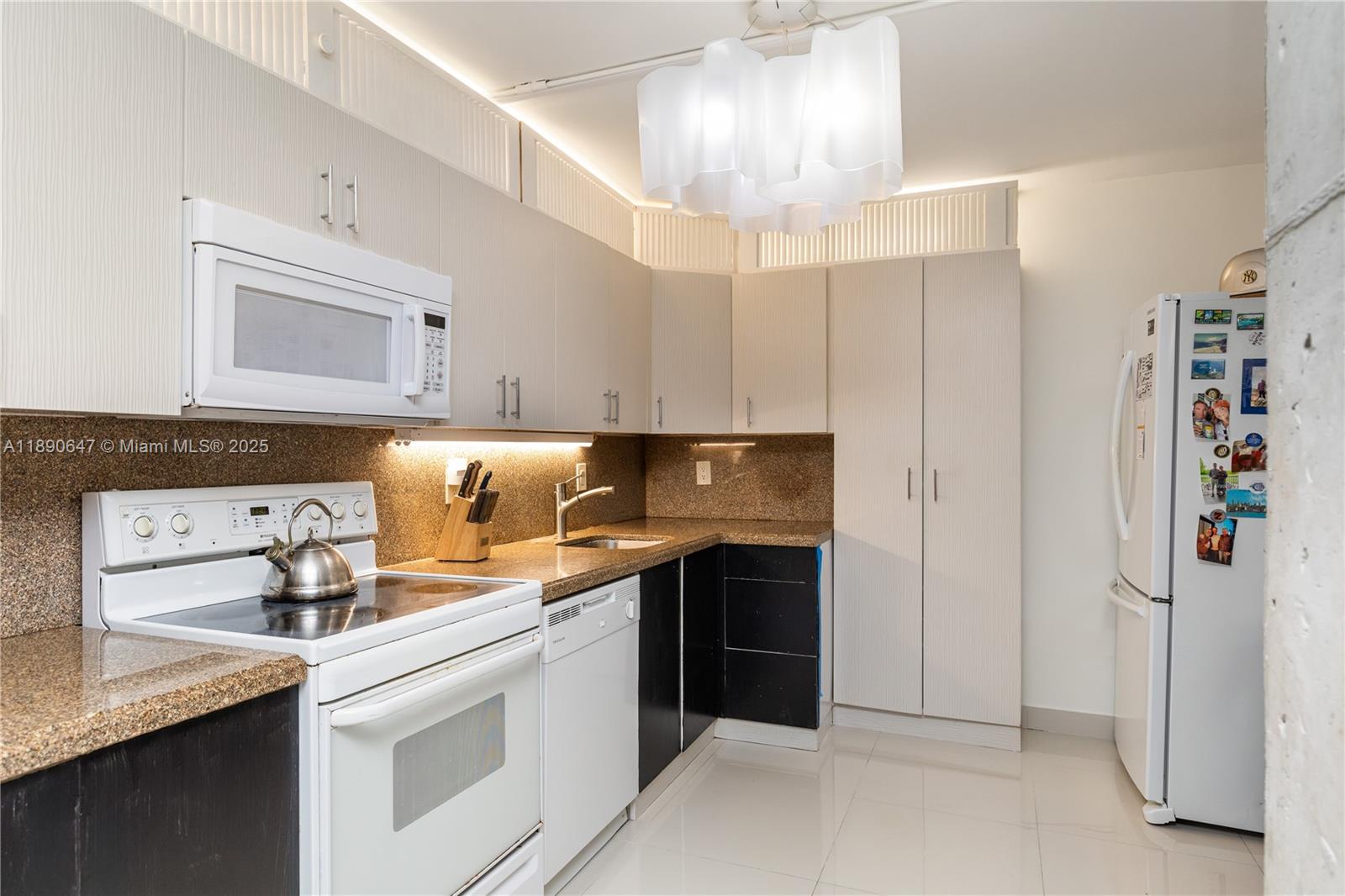 2401 S Ocean Dr #1405,Hollywood, FL 33019