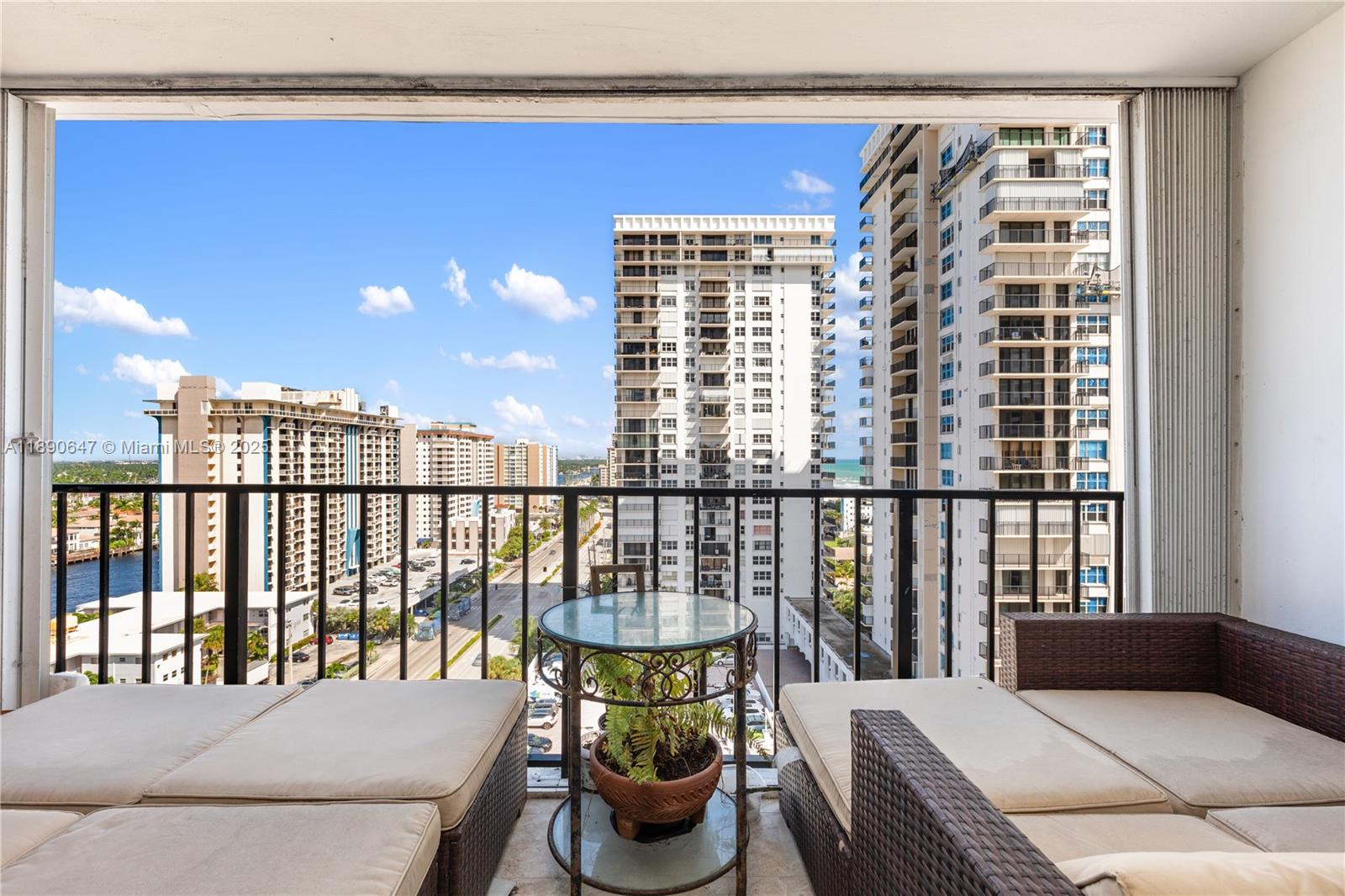 2401 S Ocean Dr #1405,Hollywood, FL 33019