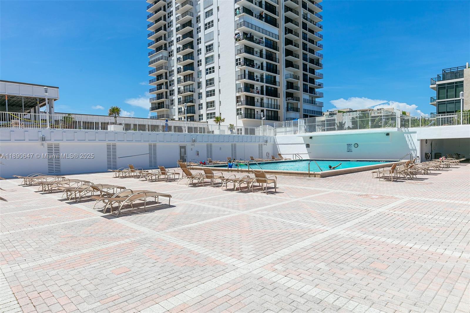 2401 S Ocean Dr #1405,Hollywood, FL 33019
