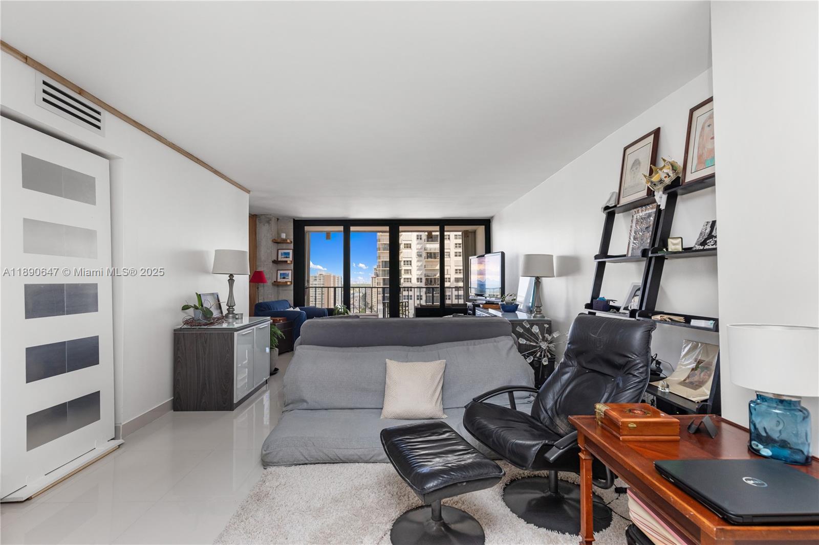 2401 S Ocean Dr #1405,Hollywood, FL 33019