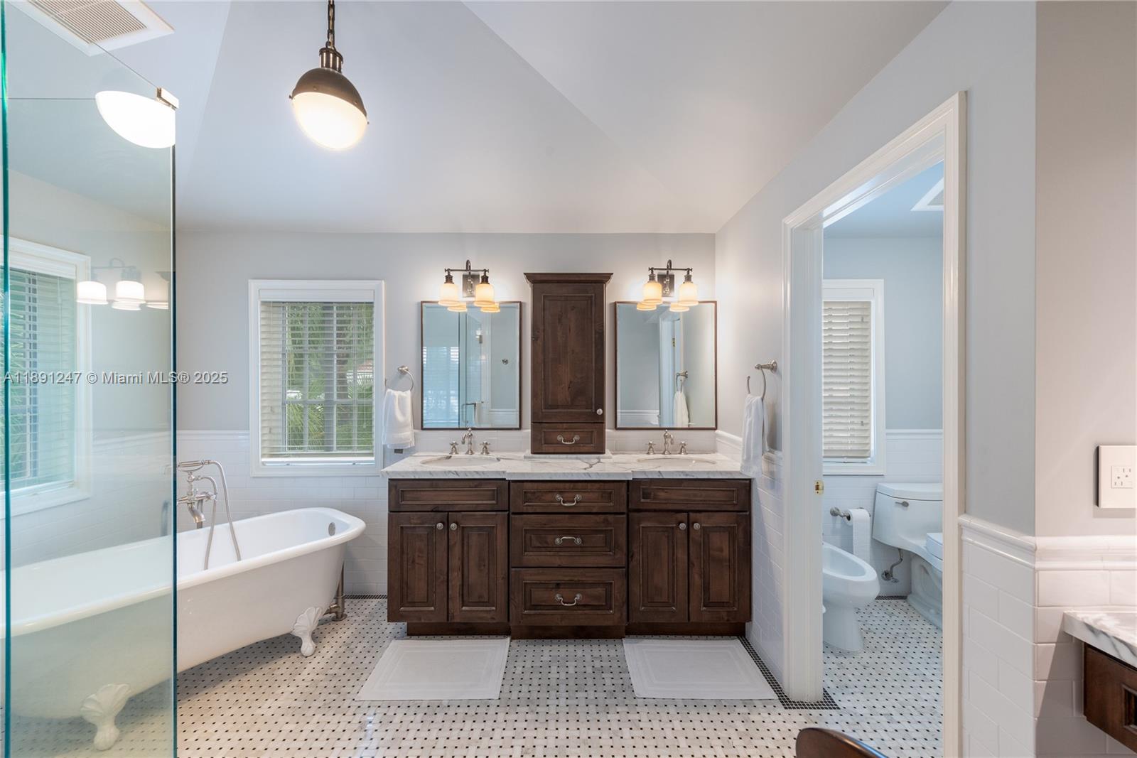 1036 S Greenway Dr Coral Gables, FL 33134