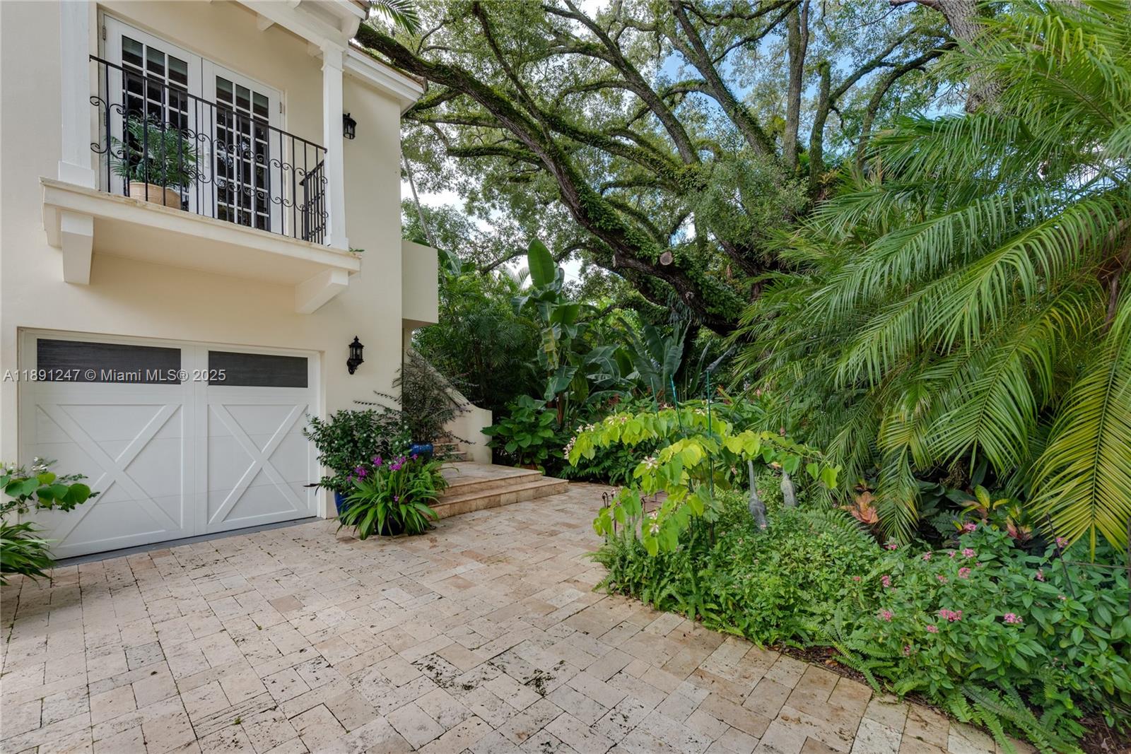 1036 S Greenway Dr Coral Gables, FL 33134