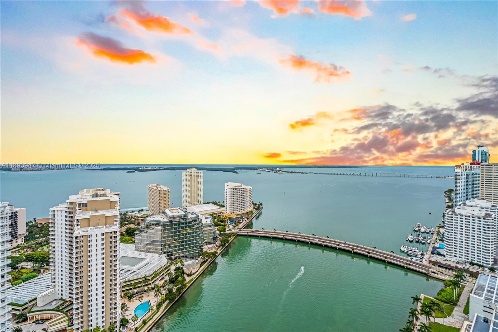 495 Brickell Ave #3502