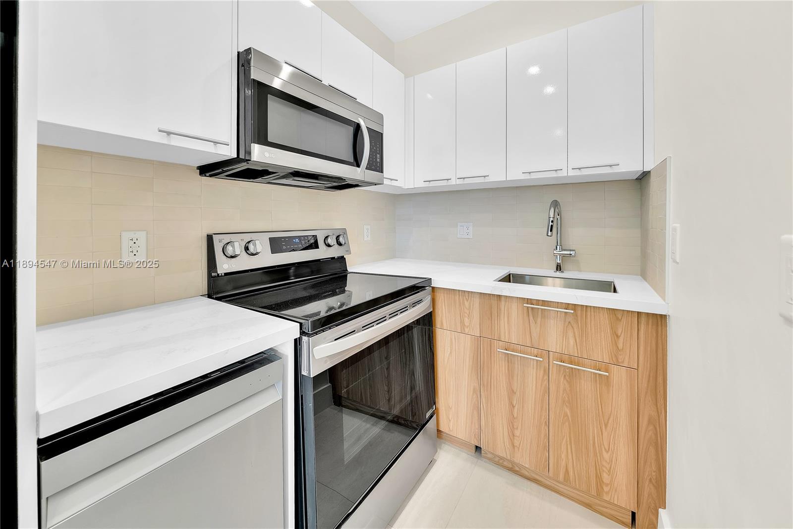 530 SW 11th Ave #301