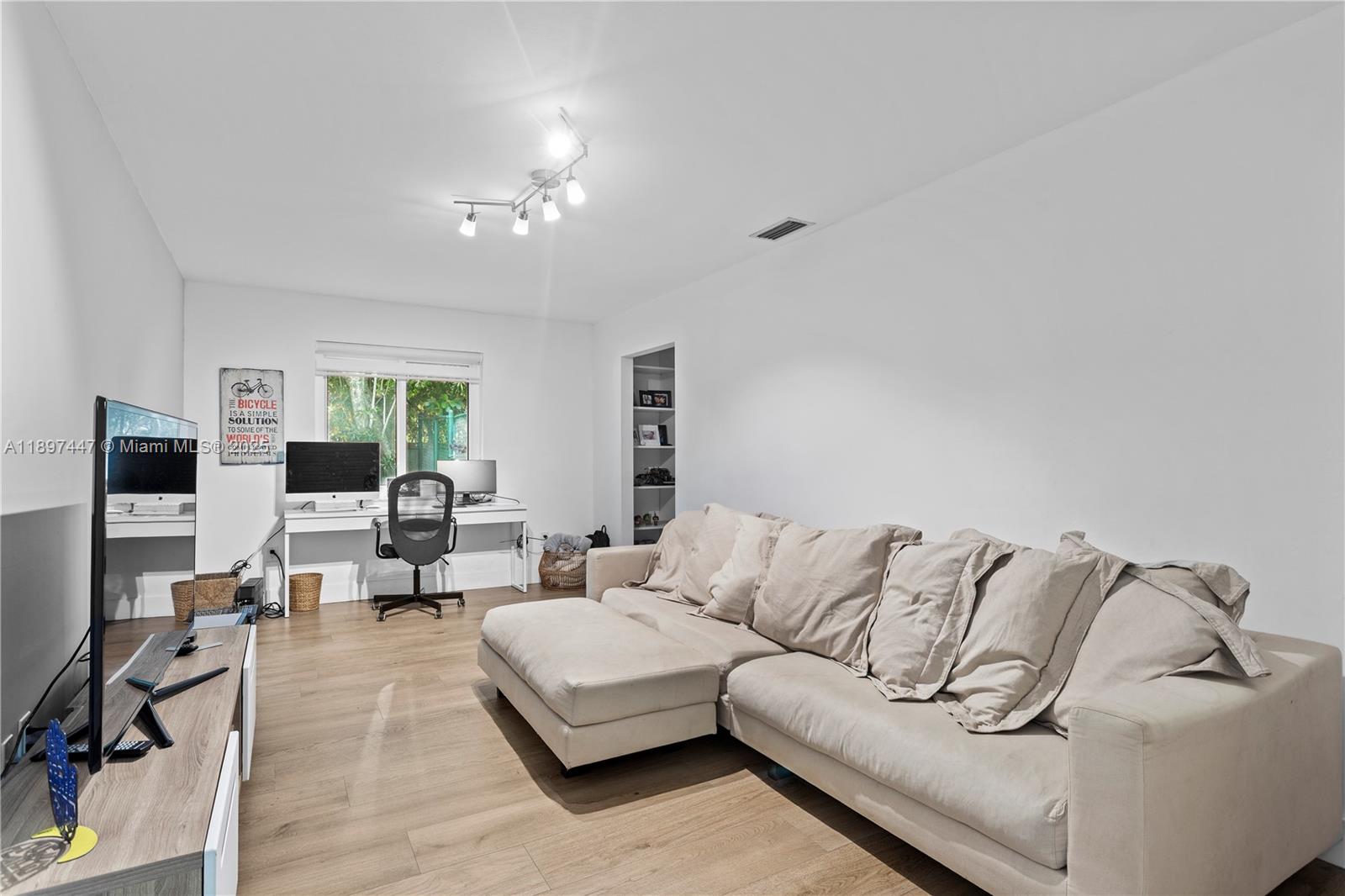 13551 SW 62nd Ave Pinecrest, FL 33156