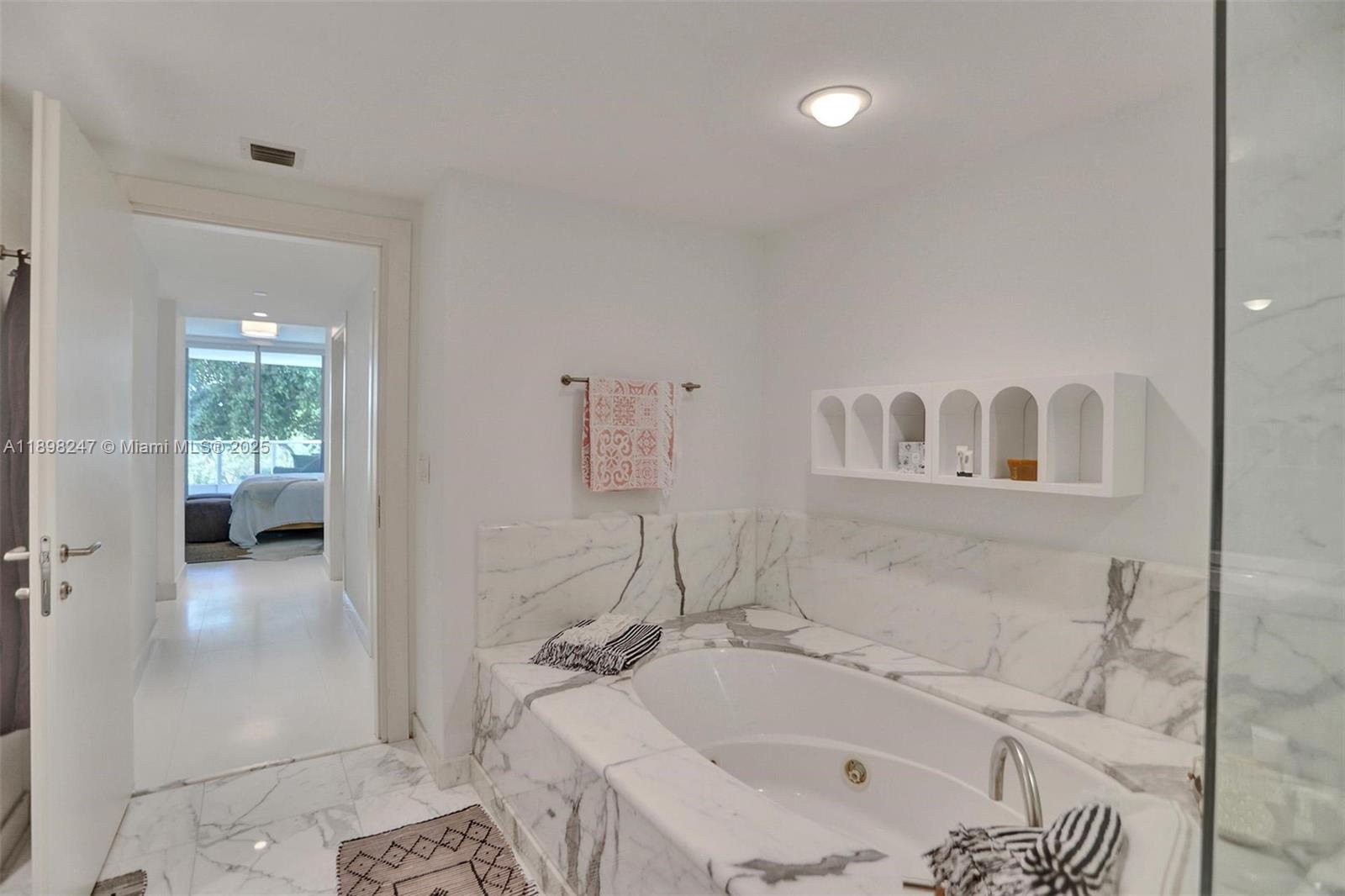 2627 S Bayshore Dr #506 Coconut Grove, FL 33133