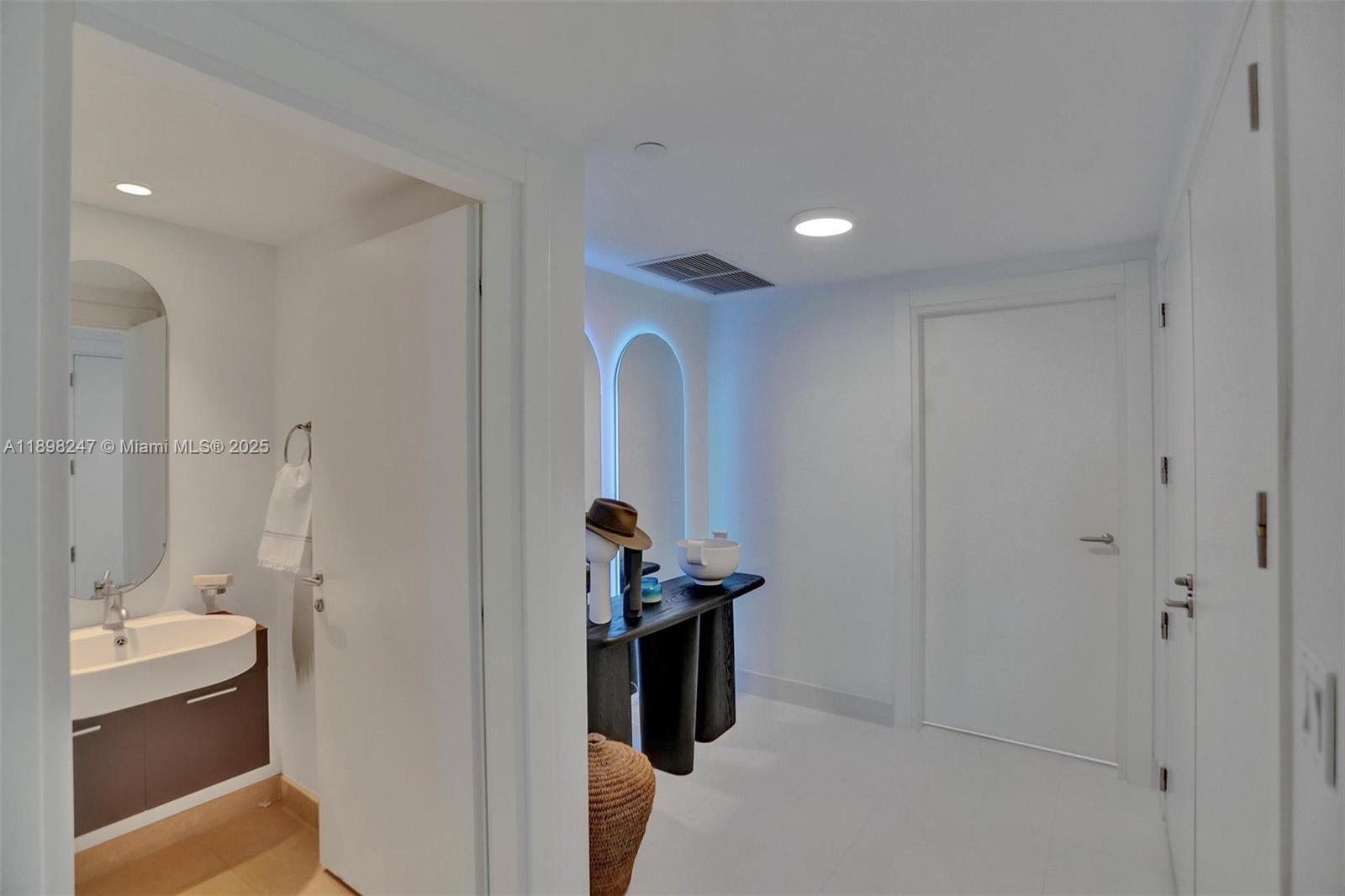 2627 S Bayshore Dr #506 Coconut Grove, FL 33133