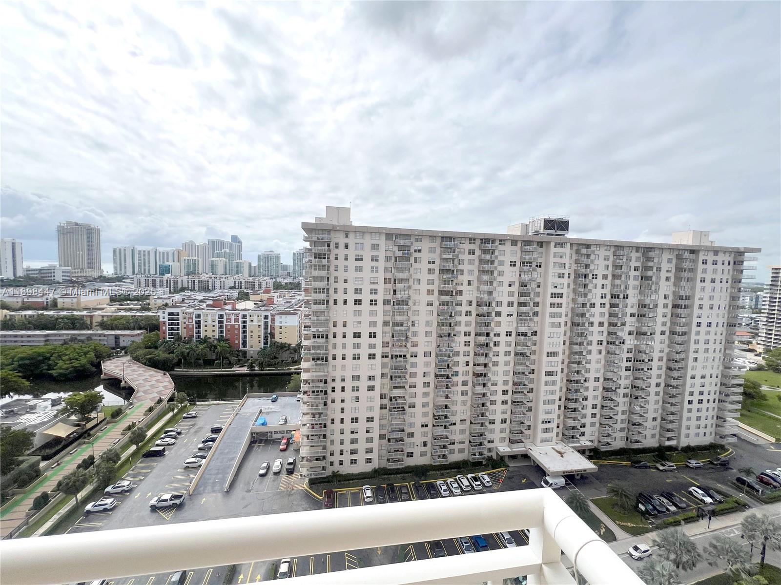 image Winston Towers22