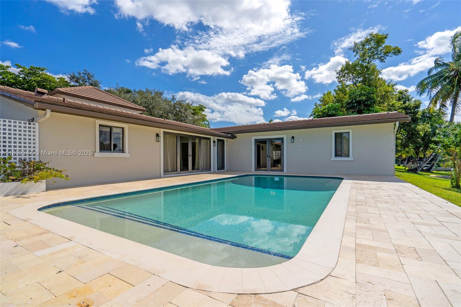 14940 Egan Ln Miami Lakes, FL 33014