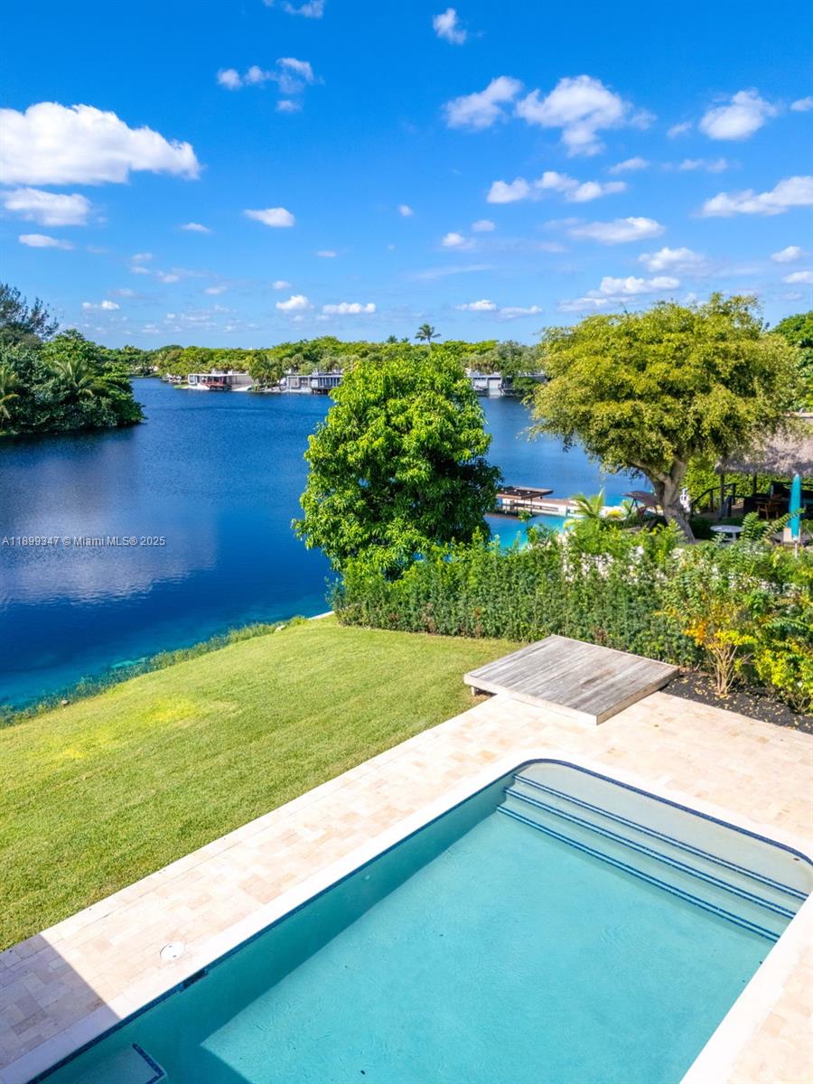 14940 Egan Ln Miami Lakes, FL 33014