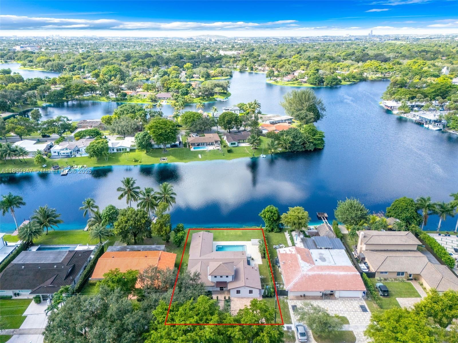 14940 Egan Ln Miami Lakes, FL 33014