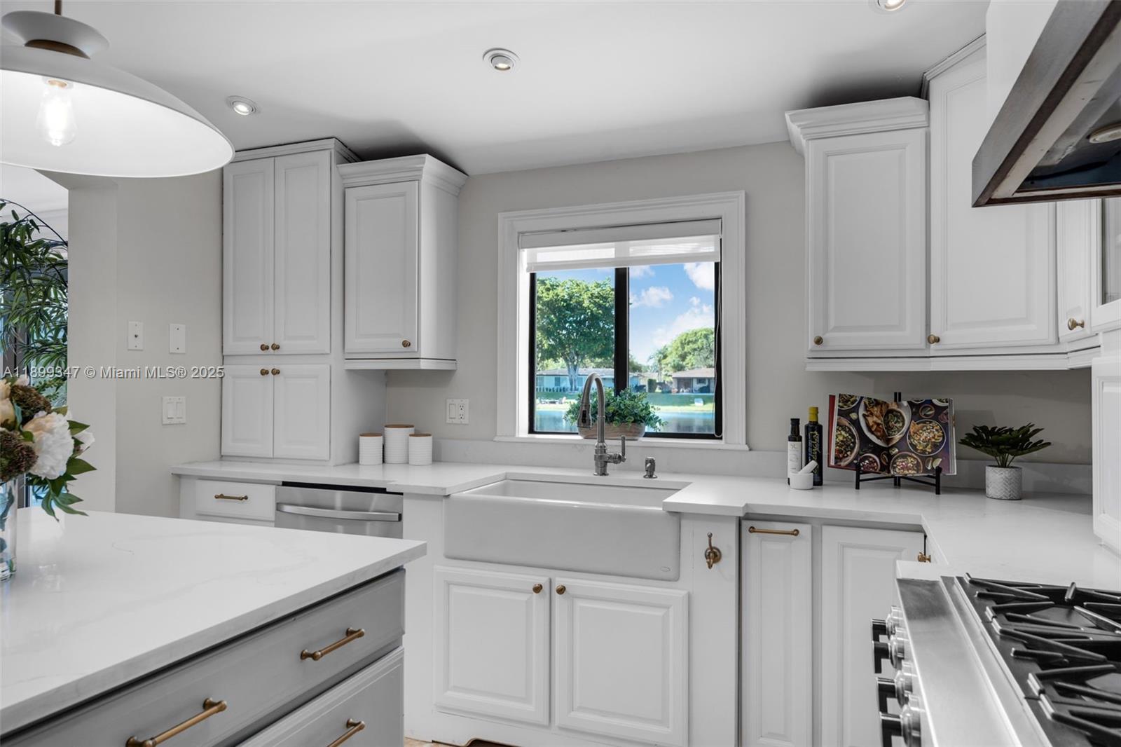 14940 Egan Ln Miami Lakes, FL 33014