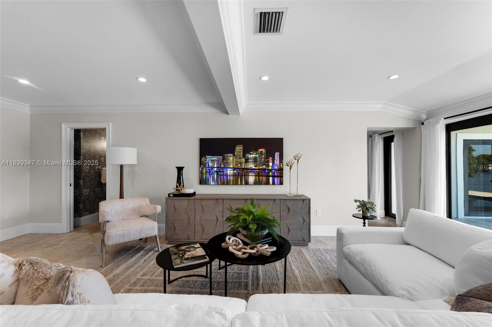 14940 Egan Ln Miami Lakes, FL 33014