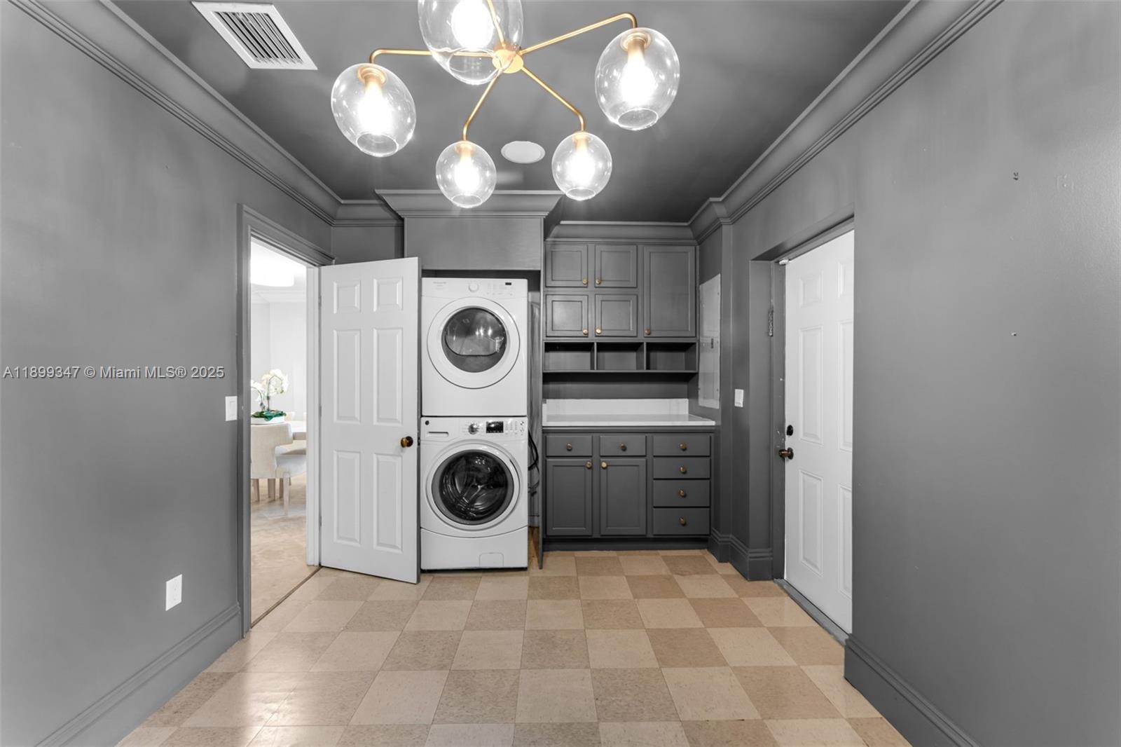 14940 Egan Ln Miami Lakes, FL 33014