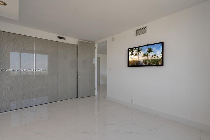 image Mirador 1000 (South Tower)19