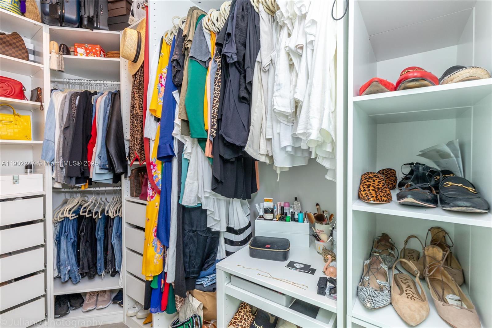 690 SW 1st Ct #PHI17 Miami, FL 33130