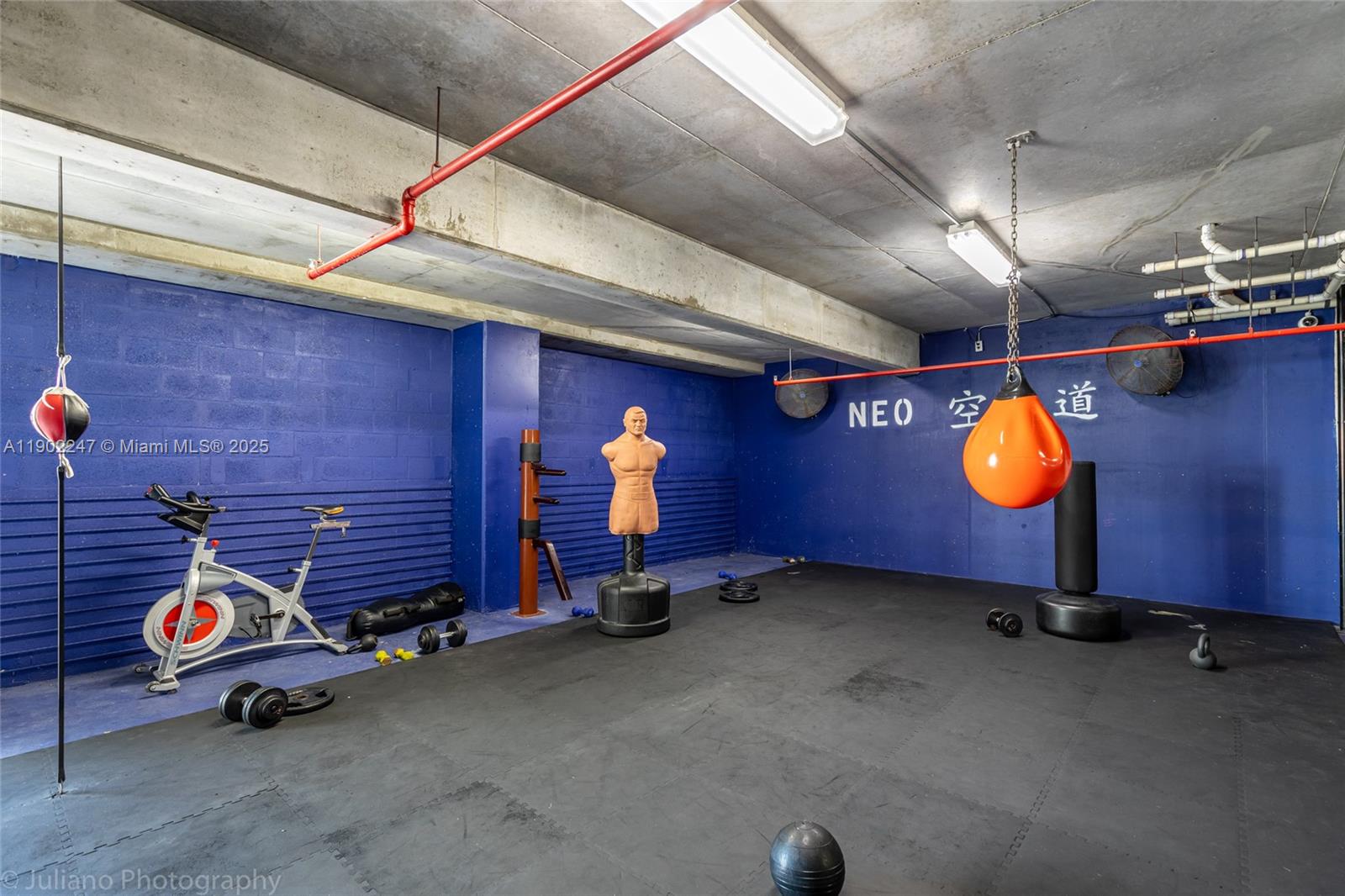 690 SW 1st Ct #PHI17 Miami, FL 33130