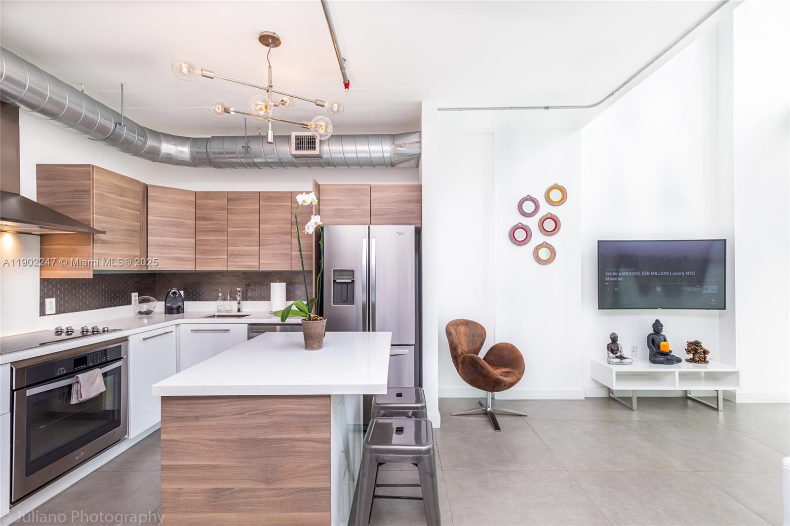 690 SW 1st Ct #PHI17 Miami, FL 33130