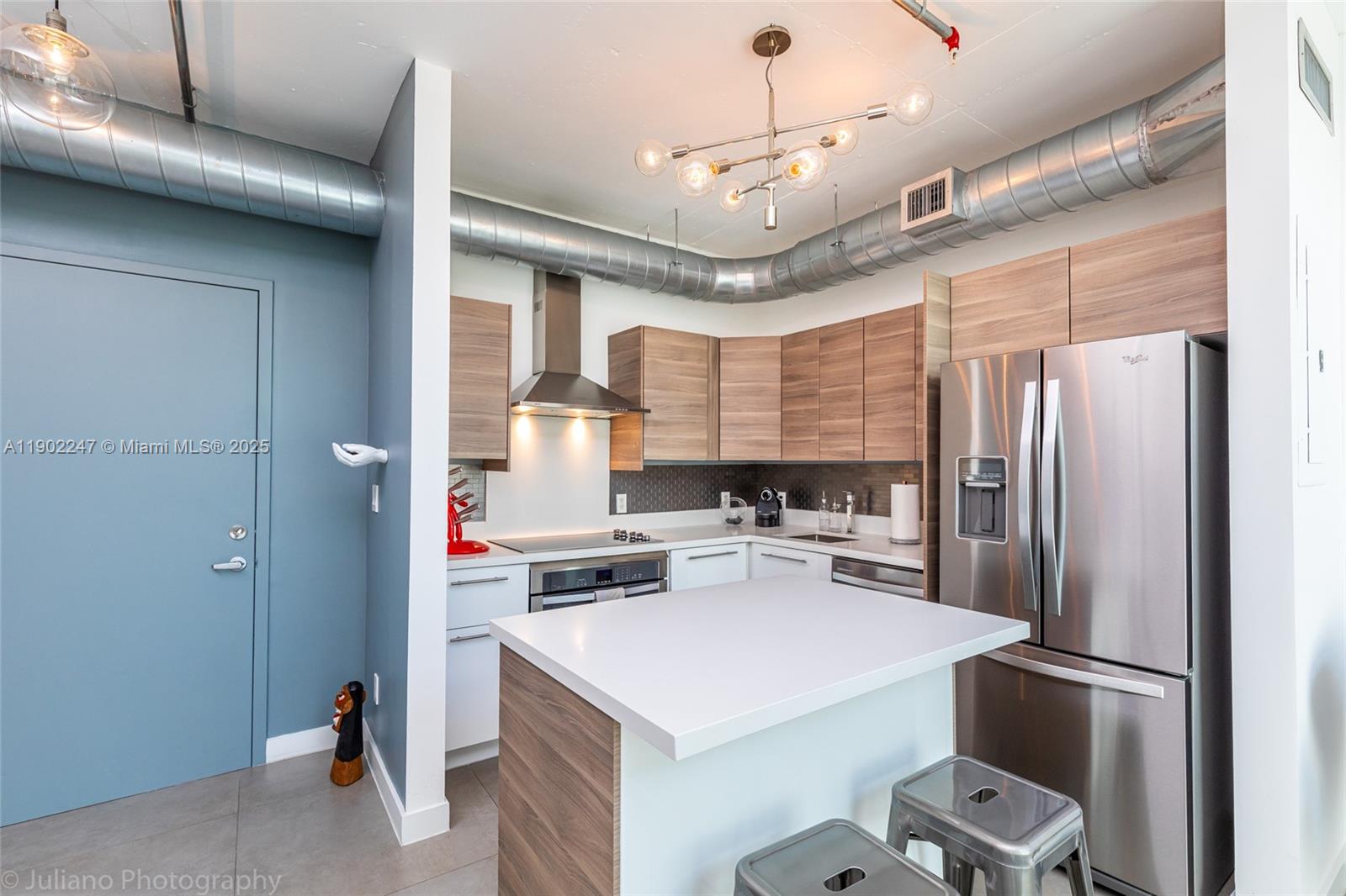 690 SW 1st Ct #PHI17 Miami, FL 33130