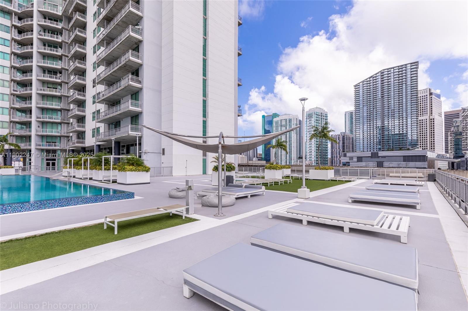 690 SW 1st Ct #PHI17 Miami, FL 33130