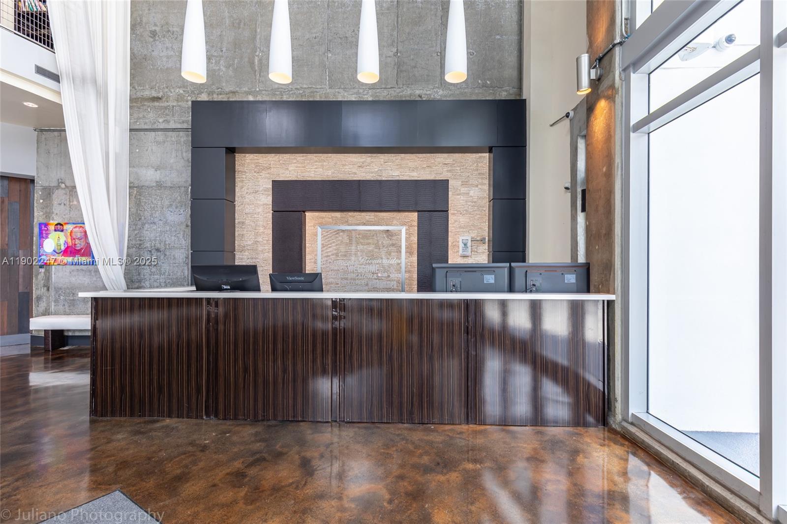 690 SW 1st Ct #PHI17 Miami, FL 33130