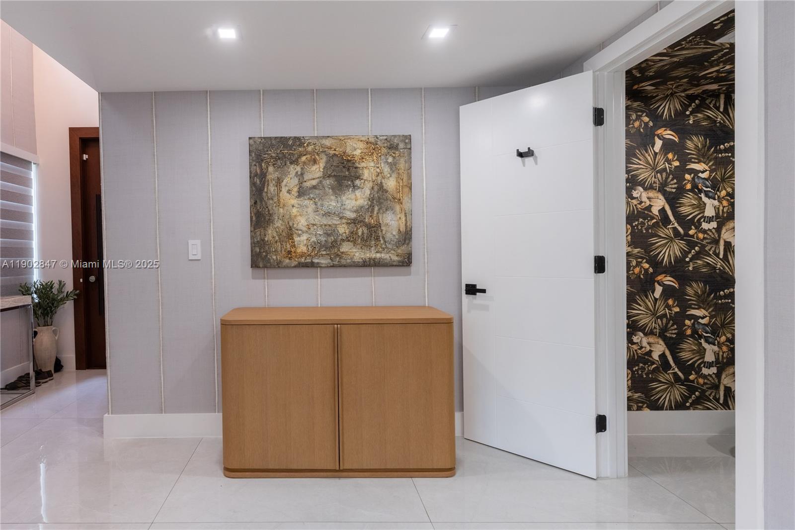 5601 N Ocean Dr Hollywood, FL 33019