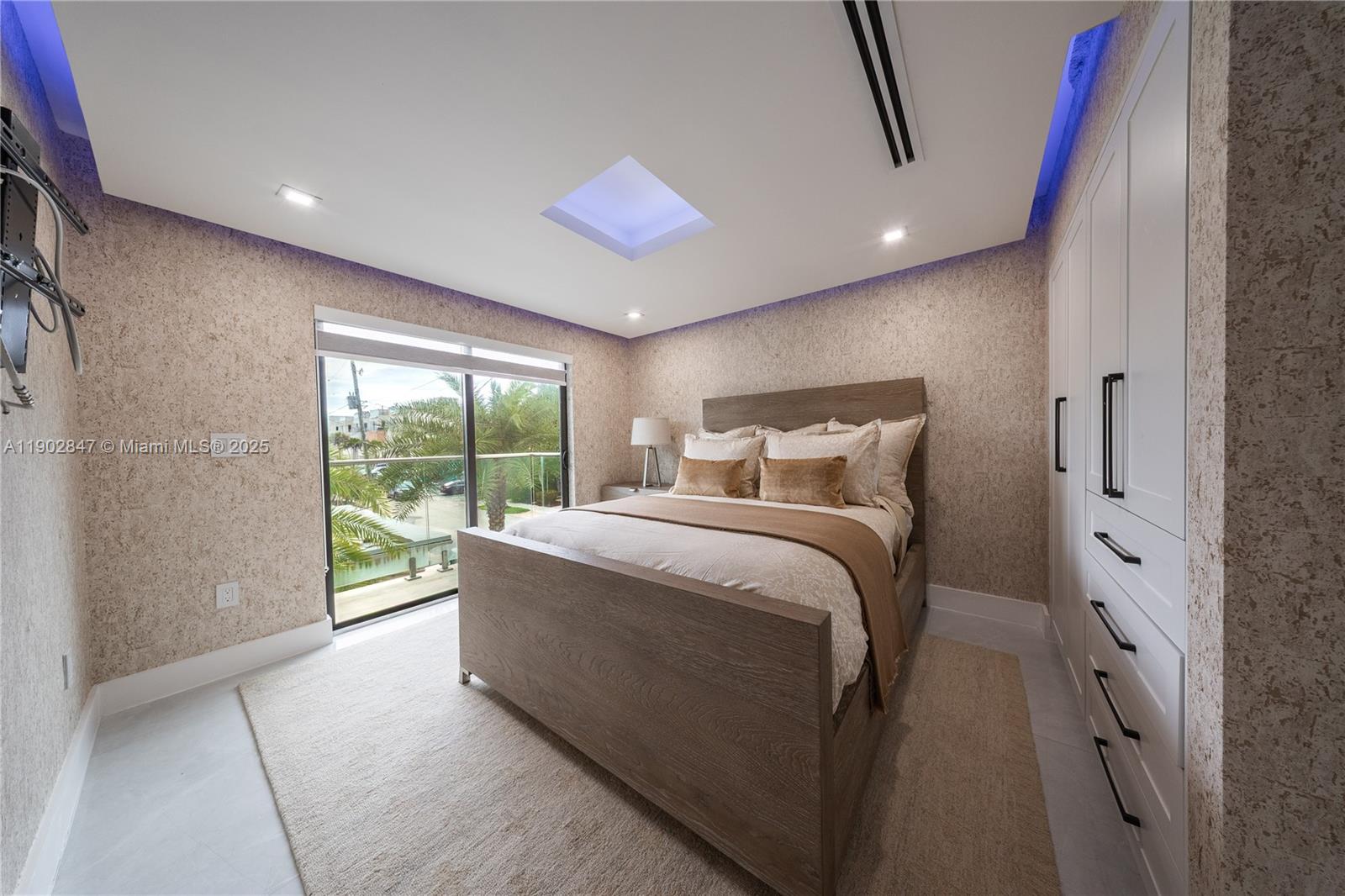 5601 N Ocean Dr Hollywood, FL 33019