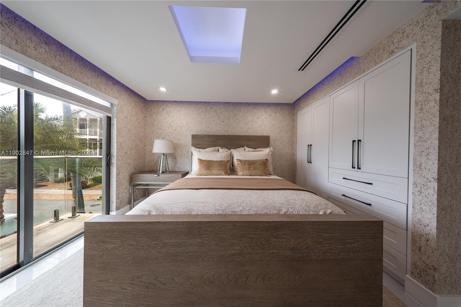 5601 N Ocean Dr Hollywood, FL 33019