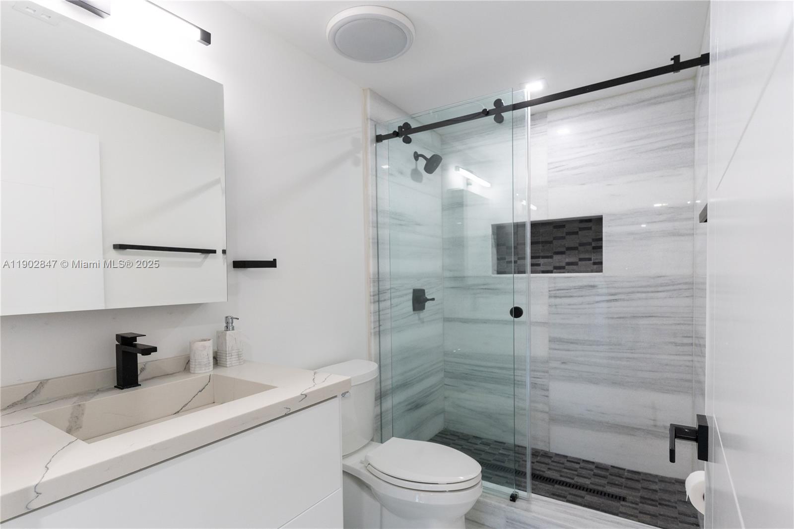 5601 N Ocean Dr Hollywood, FL 33019