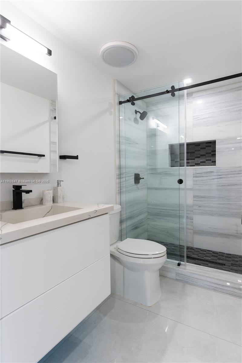 5601 N Ocean Dr Hollywood, FL 33019