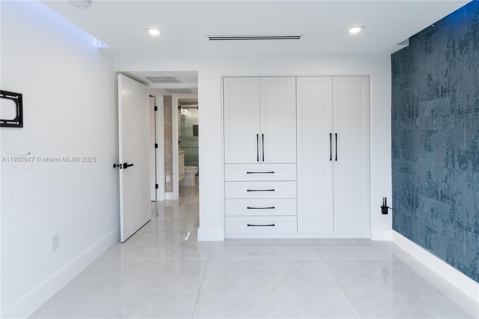 5601 N Ocean Dr Hollywood, FL 33019