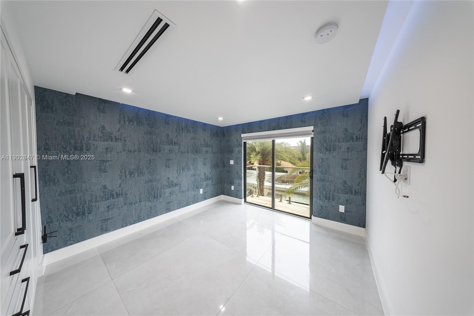 5601 N Ocean Dr Hollywood, FL 33019