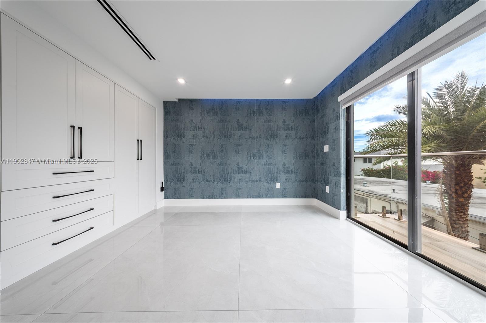 5601 N Ocean Dr Hollywood, FL 33019