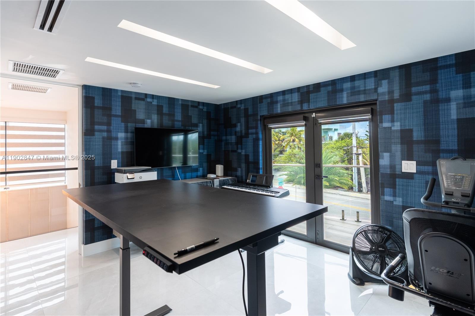 5601 N Ocean Dr Hollywood, FL 33019