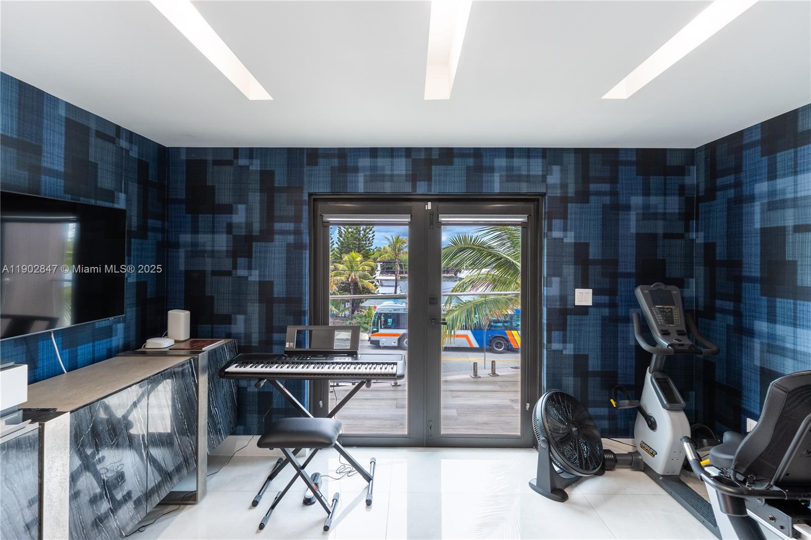 5601 N Ocean Dr Hollywood, FL 33019