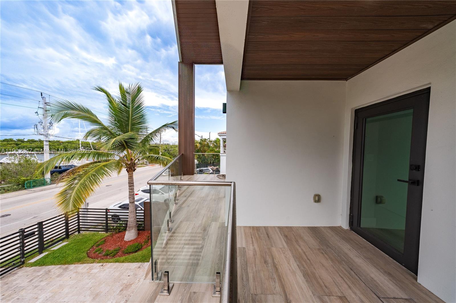 5601 N Ocean Dr Hollywood, FL 33019