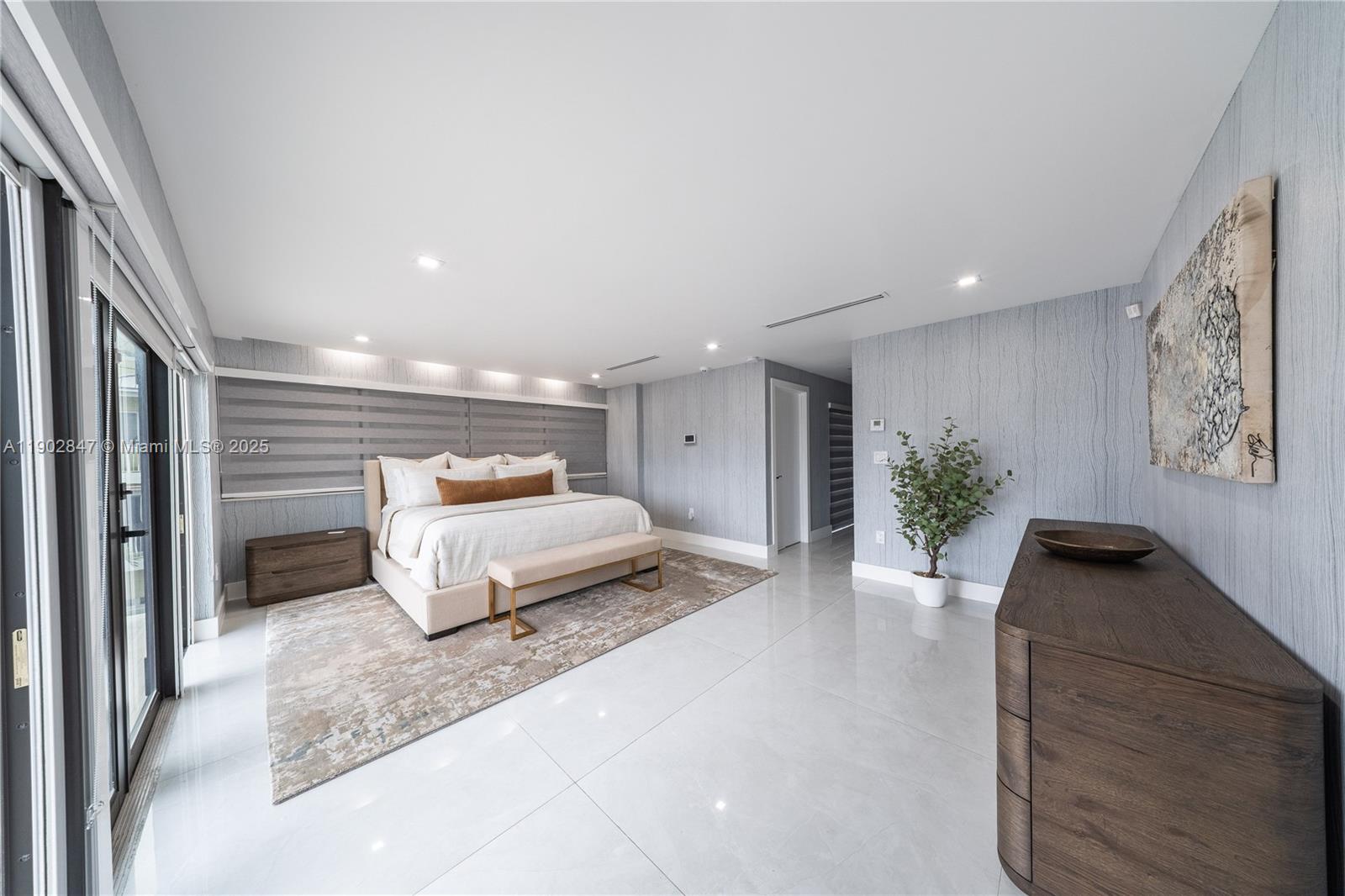 5601 N Ocean Dr Hollywood, FL 33019