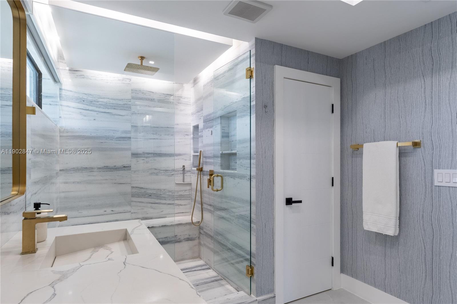 5601 N Ocean Dr Hollywood, FL 33019