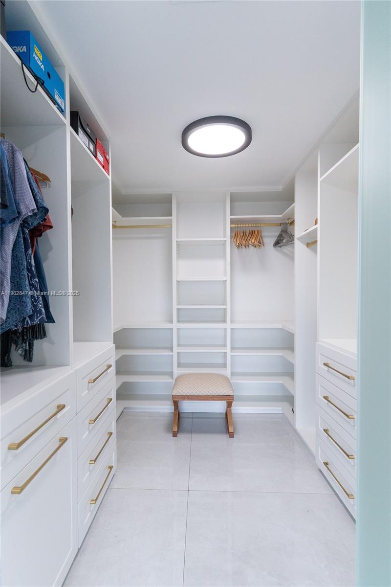 5601 N Ocean Dr Hollywood, FL 33019