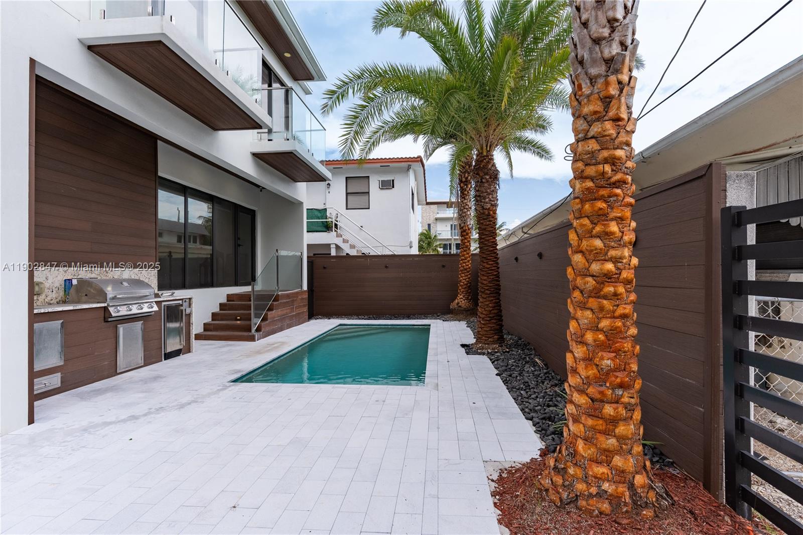 5601 N Ocean Dr Hollywood, FL 33019