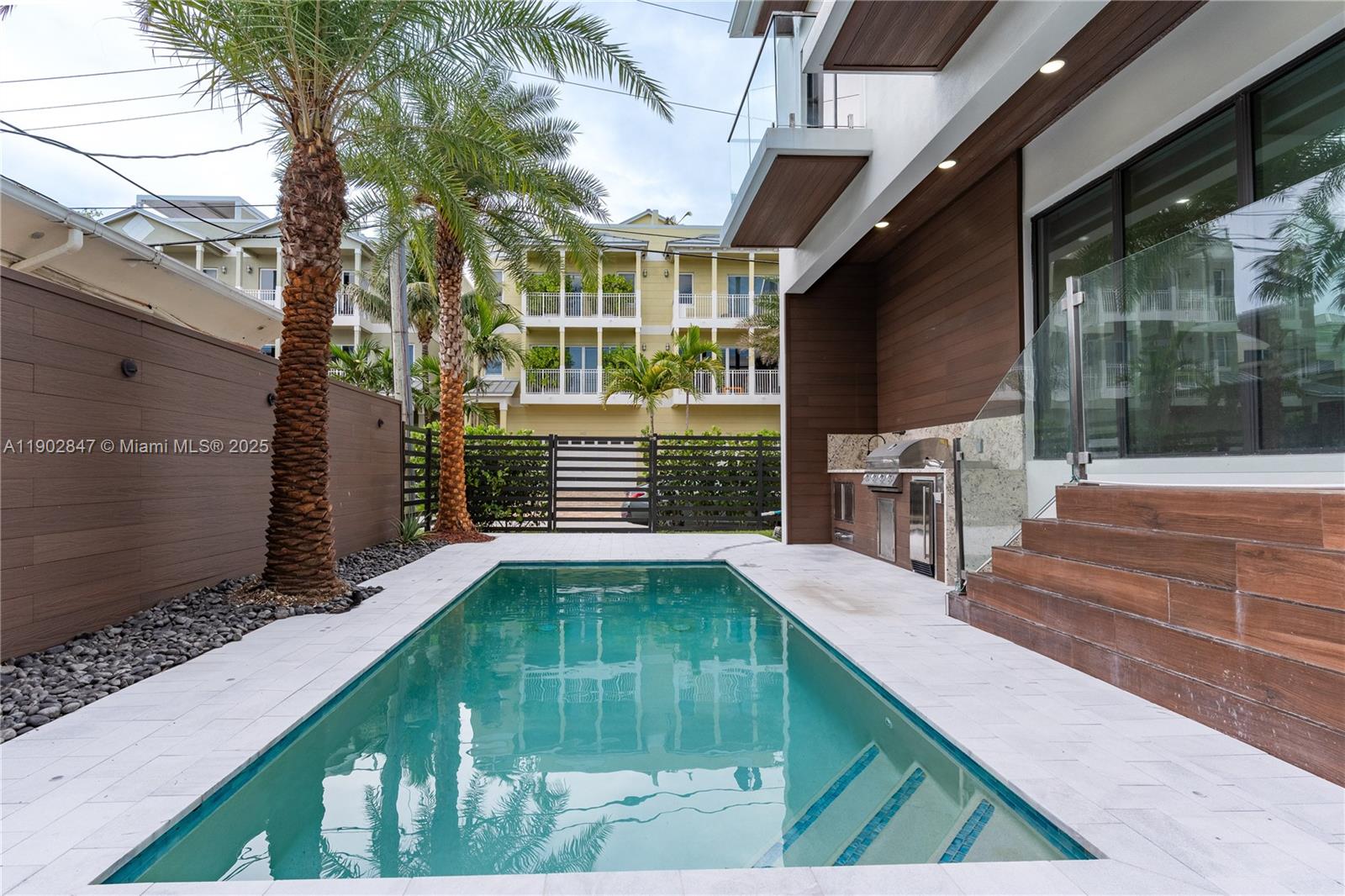 5601 N Ocean Dr Hollywood, FL 33019