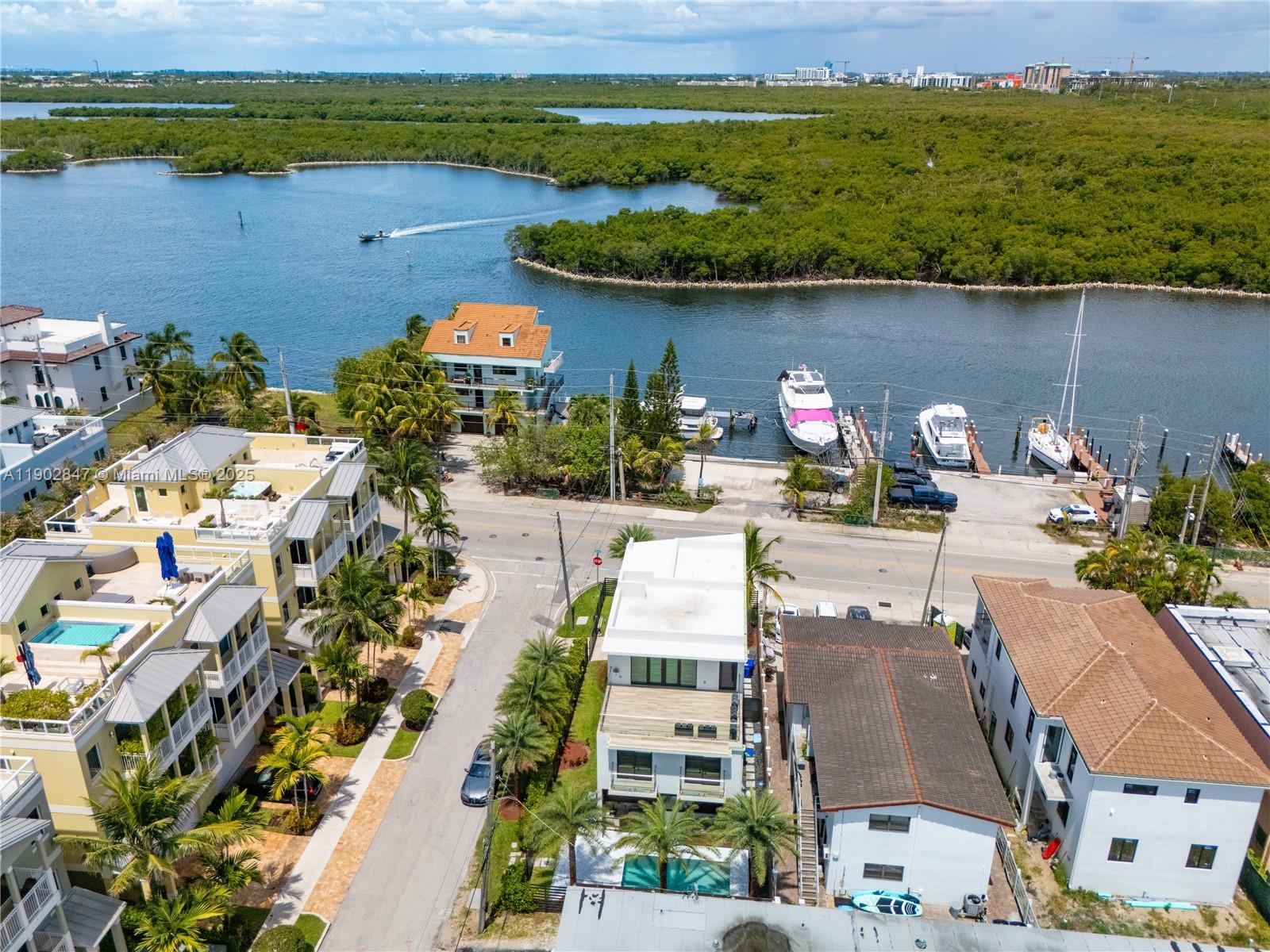 5601 N Ocean Dr Hollywood, FL 33019