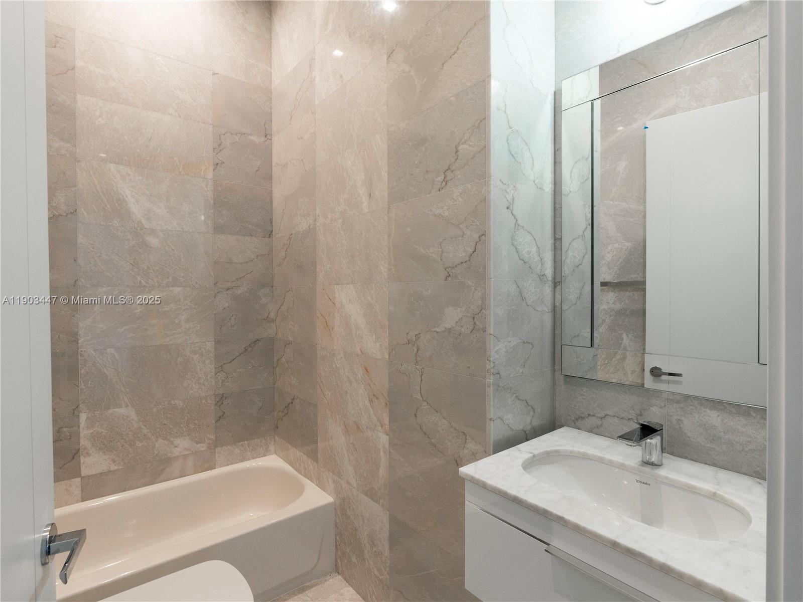 image Turnberry Ocean Club15