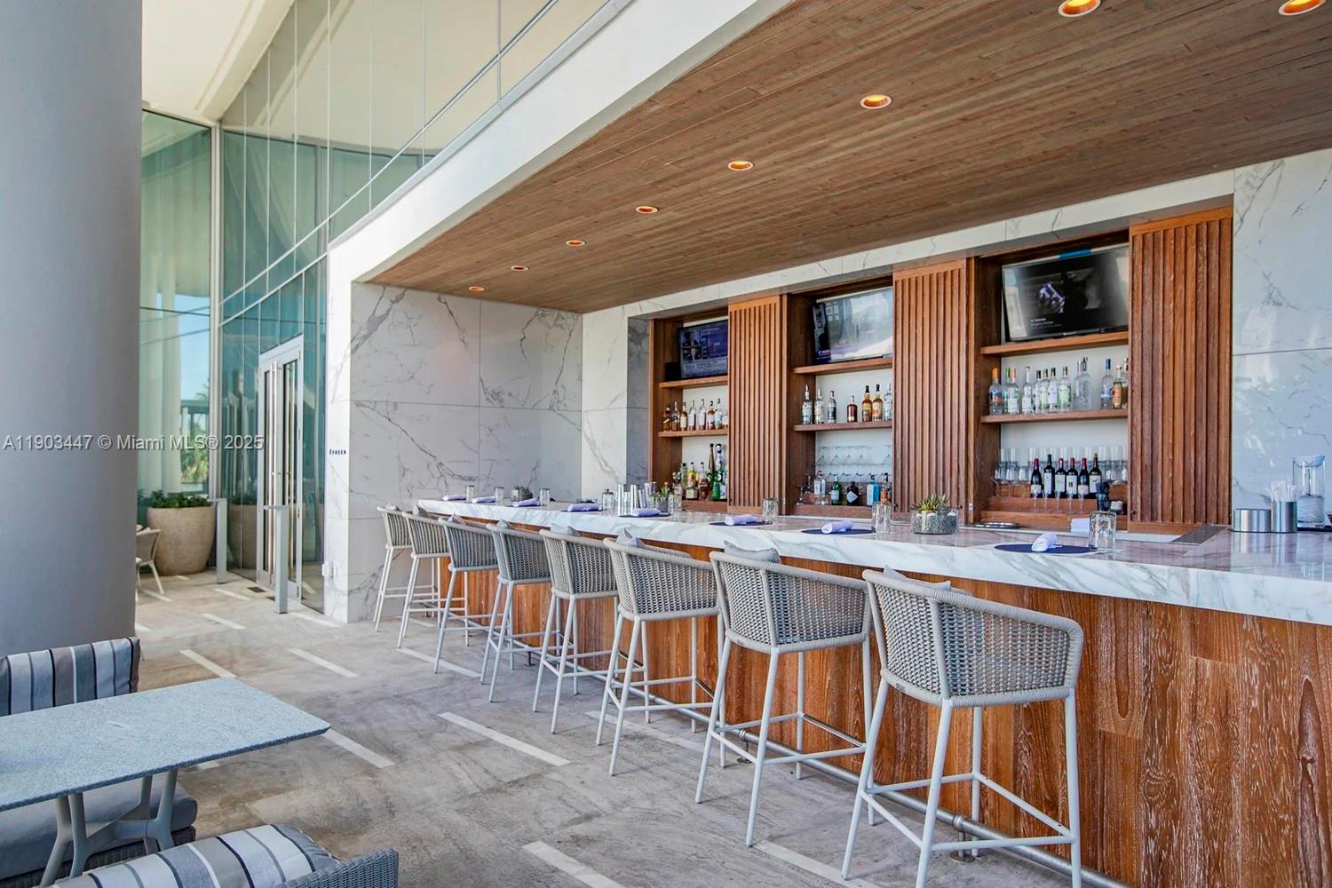 image Turnberry Ocean Club25