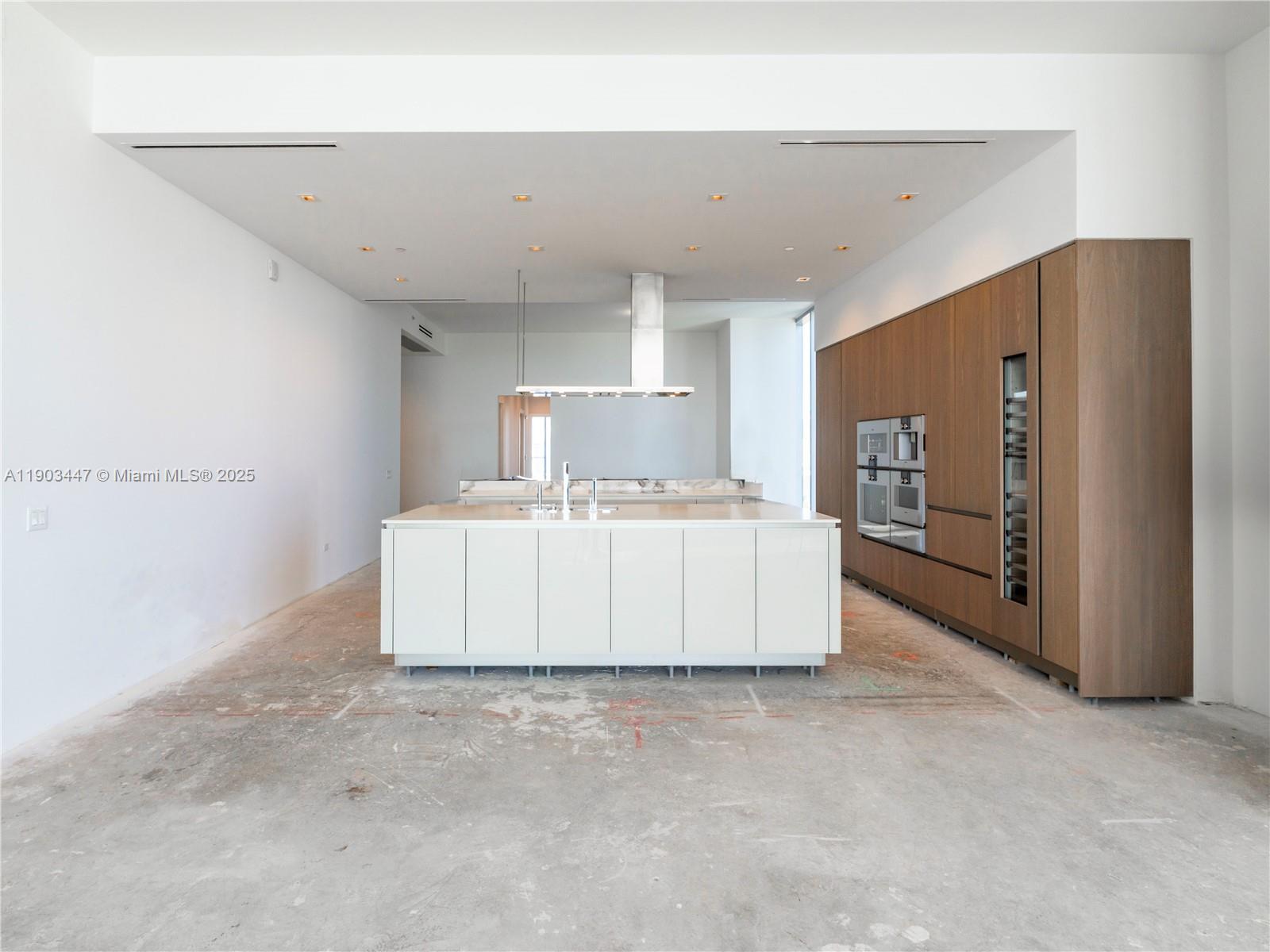 image Turnberry Ocean Club3