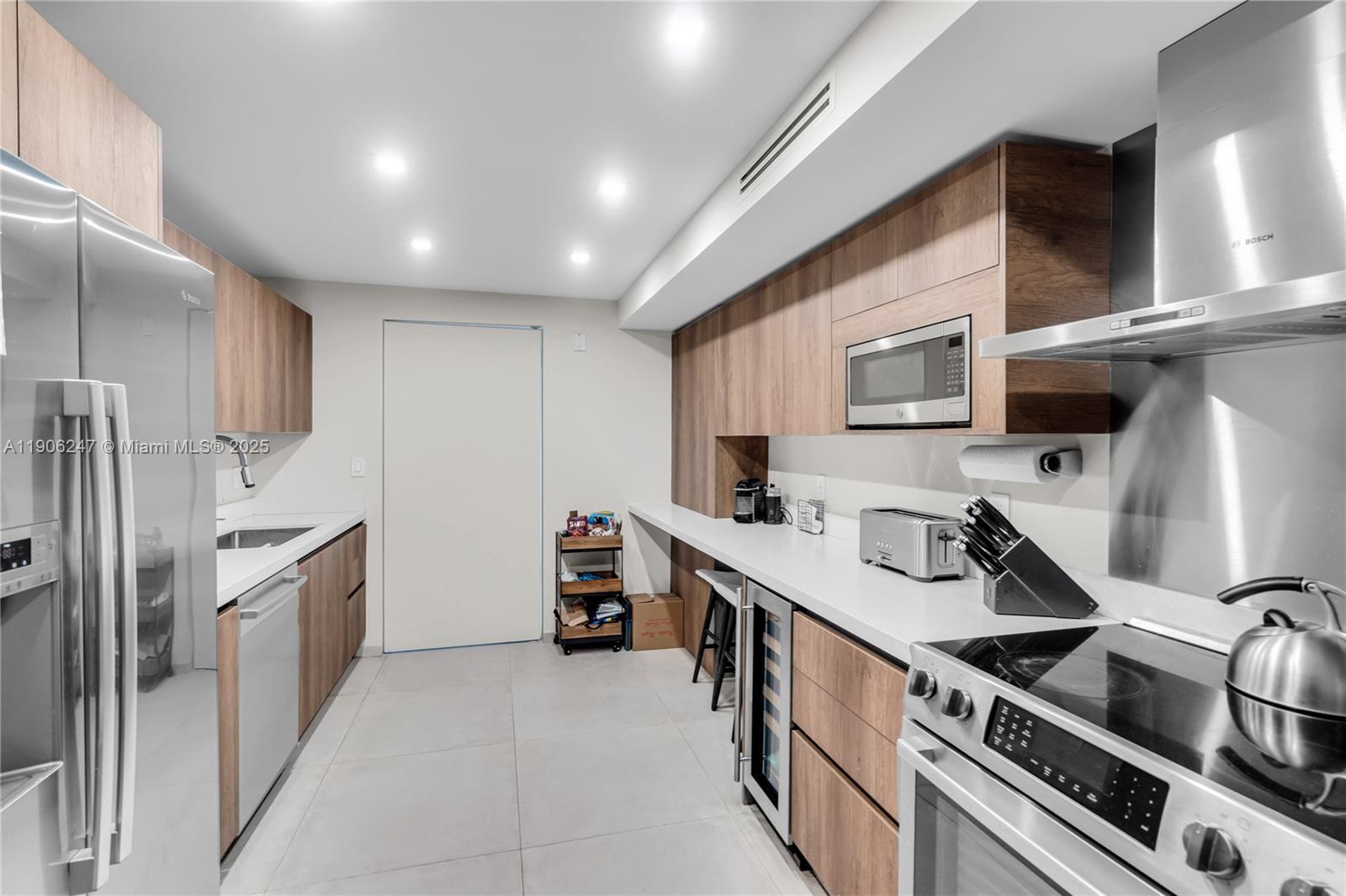 3 Grove Isle Dr #C1710 Miami, FL 33133