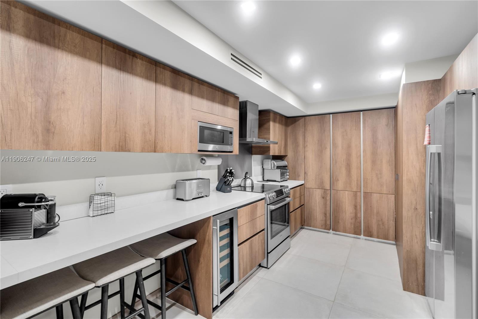 3 Grove Isle Dr #C1710 Miami, FL 33133